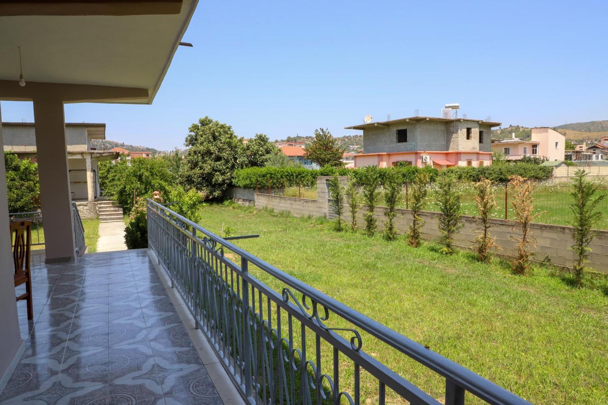 Villa Fjorentin Berat Luaran gambar